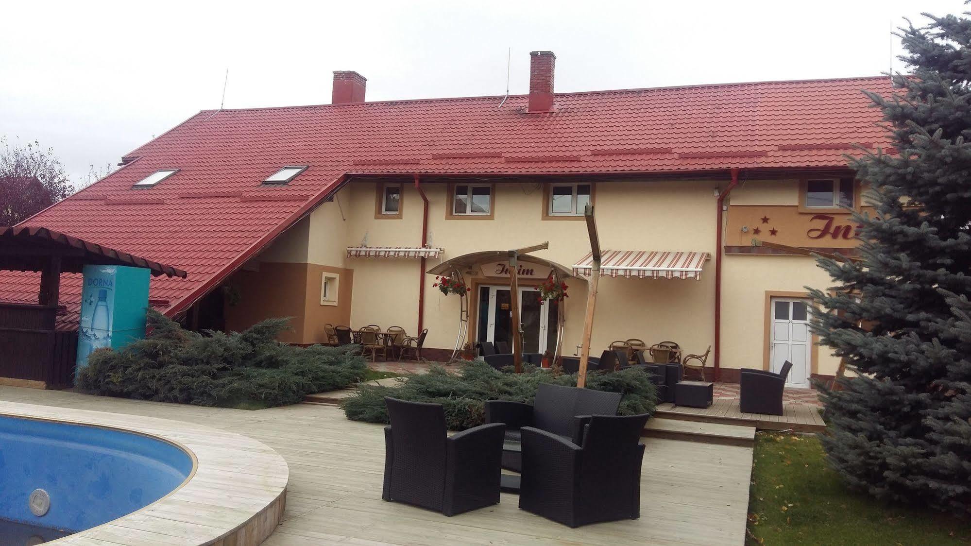Hotel Intim Radauti Exterior photo